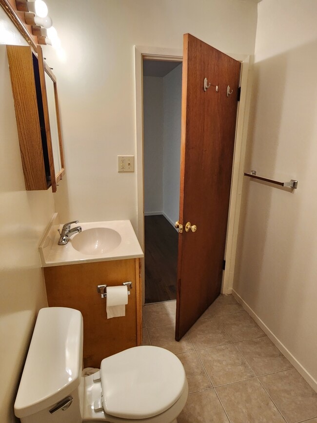 Building Photo - 1810 Bush St