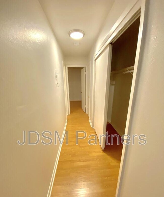 Building Photo - 1415 N Pearl St