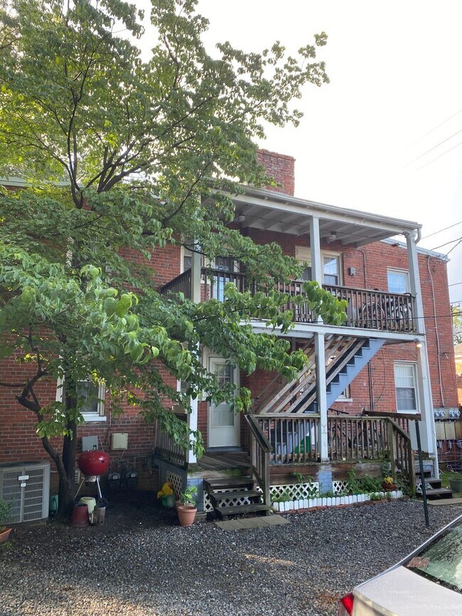 Building Photo - 210 N Nansemond St