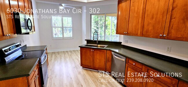 Building Photo - 6030 Jonathans Bay Cir