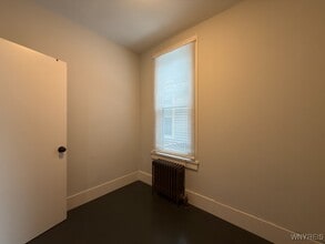 Building Photo - 36 19th St