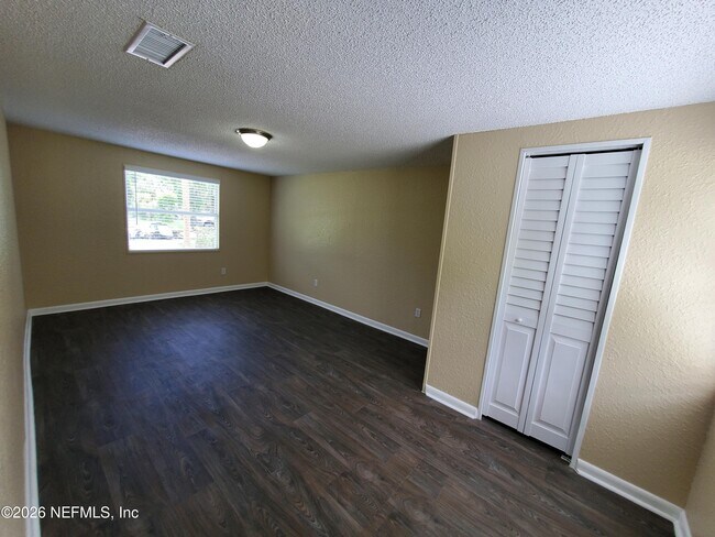 Building Photo - 2815 Brackridge Blvd E
