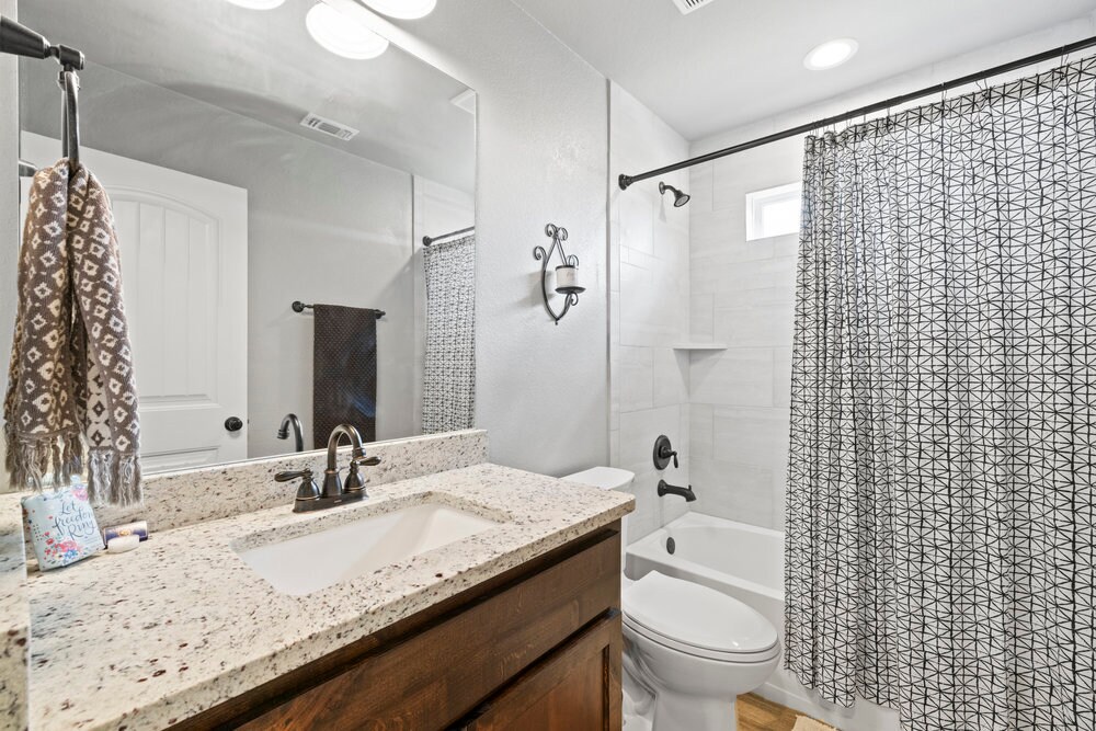 Building Photo - 1777 Point View