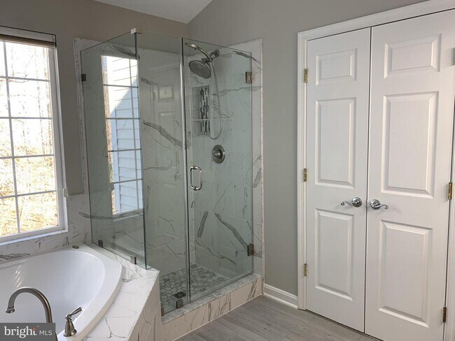 Building Photo - 3384 Governors Crest Ct