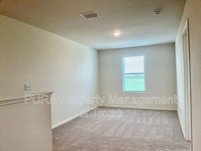 Building Photo - 203 Stonebrook Dr