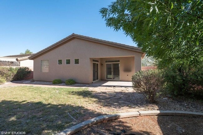 Building Photo - Great 3 bed 2 bath in Coral Canyon-Pet Fri...