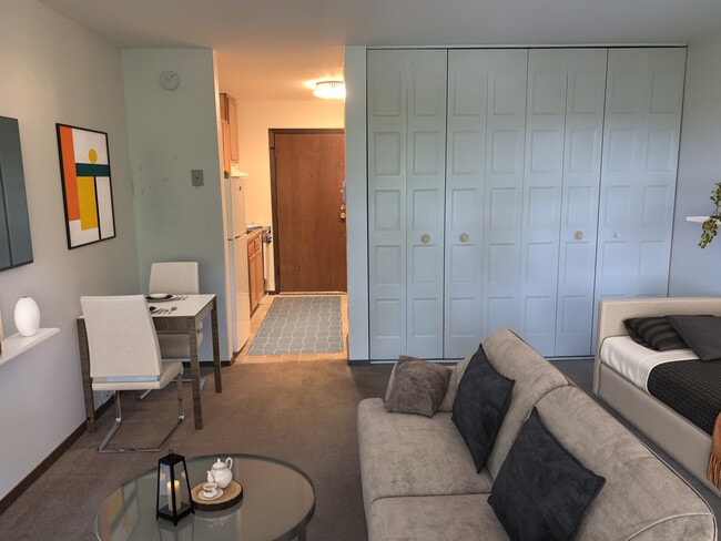 Building Photo - 15 N Hancock