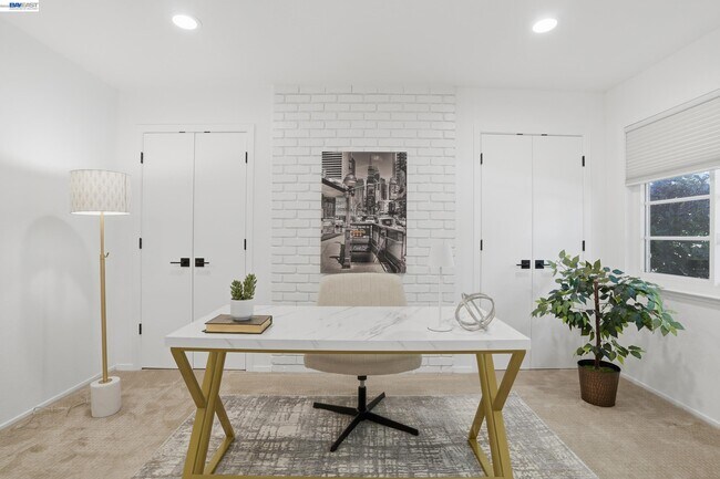 Building Photo - 2402 Royal Oaks Dr