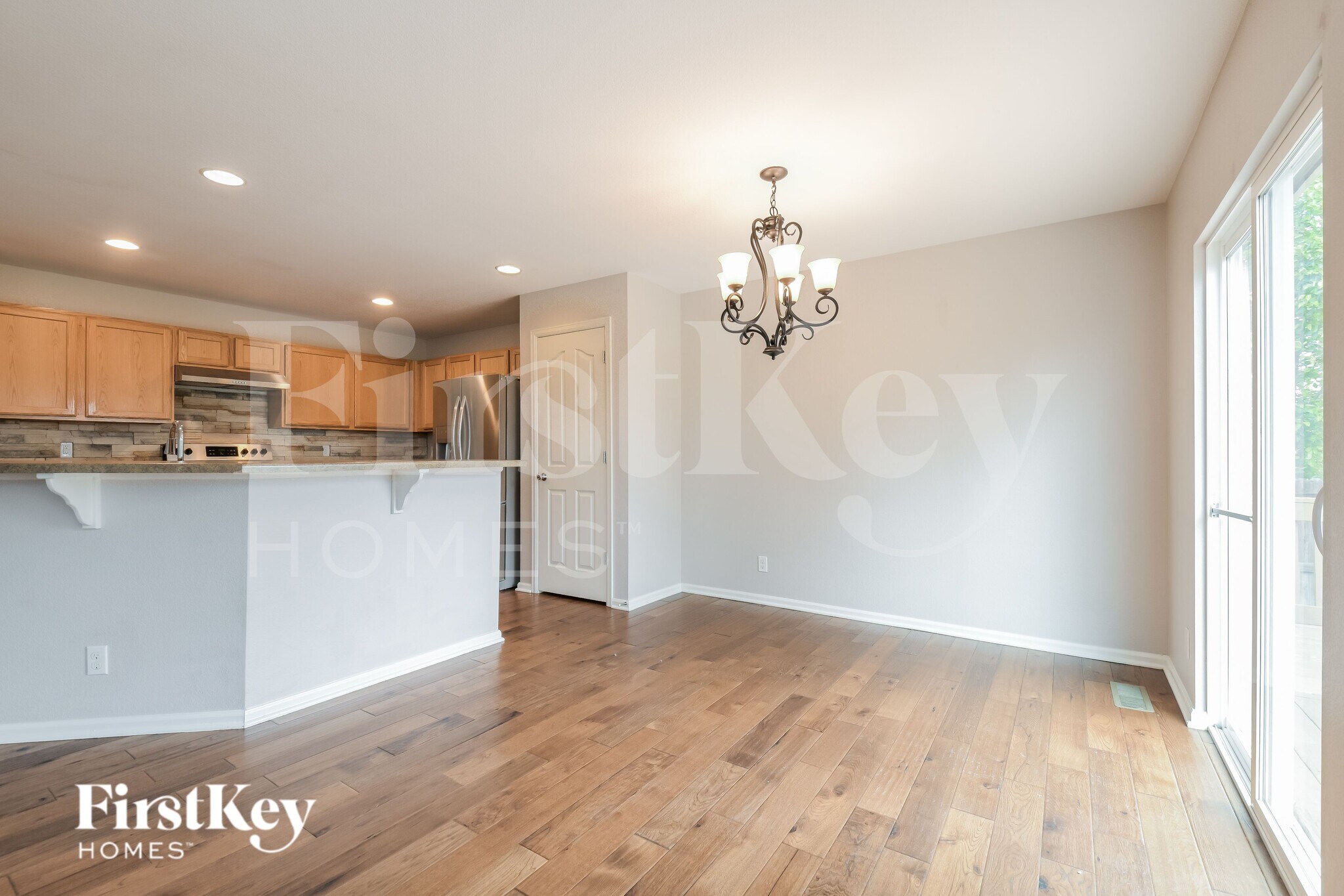 Building Photo - 800 Lonewolf Cir