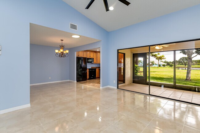 Building Photo - 4166 Gator Trace Villas Cir