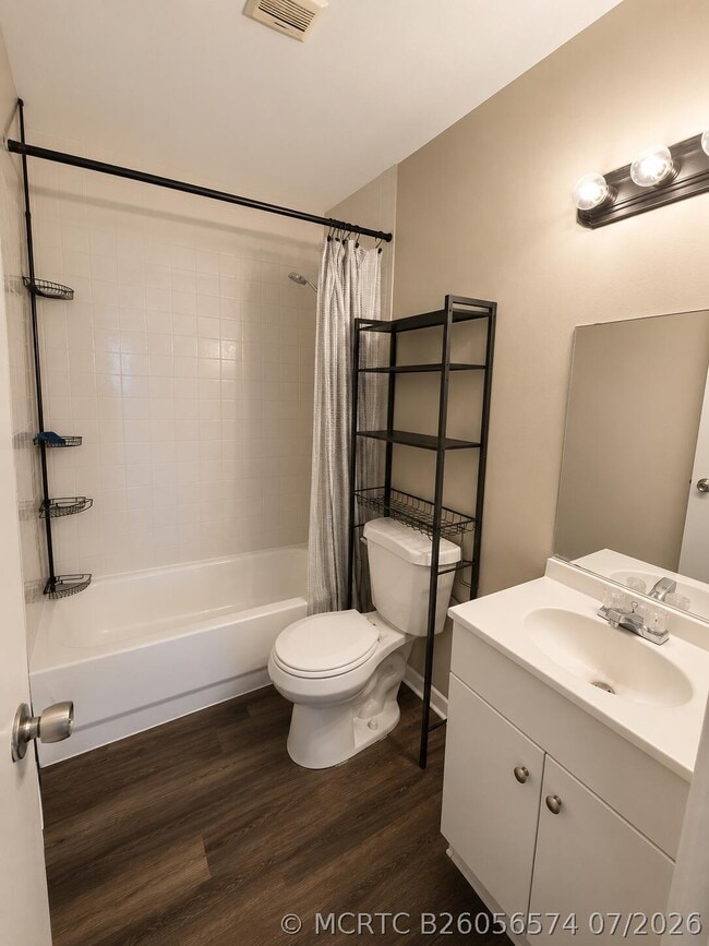 Building Photo - 4125 Woodside Dr