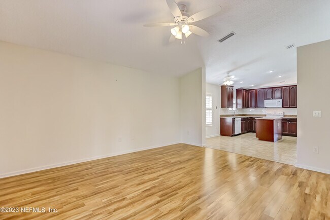 Building Photo - 608 Birchbark Trail