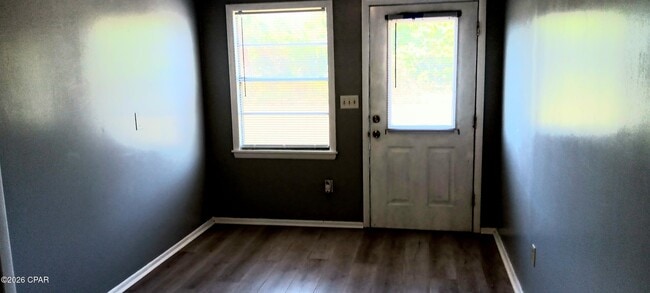 Building Photo - 648 N 9th Plaza