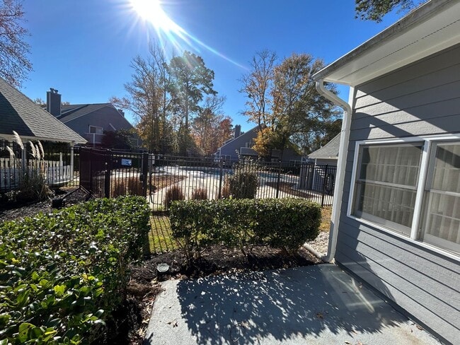 Building Photo - 1205 Tiffany Ln