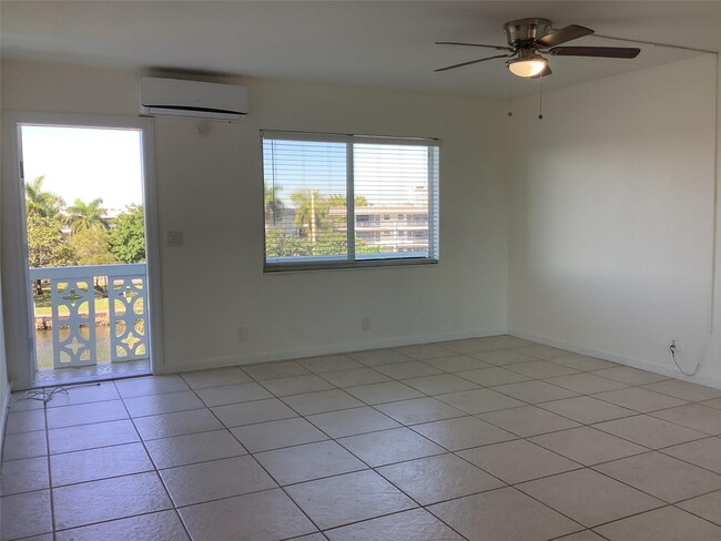 Building Photo - 455 Golden Isles Dr