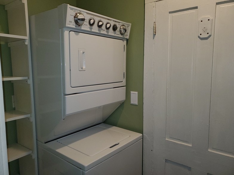 Laundry room w gas dryer - 78 S Carll Ave
