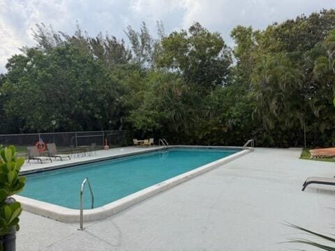 Building Photo - 3000 Riverside Dr