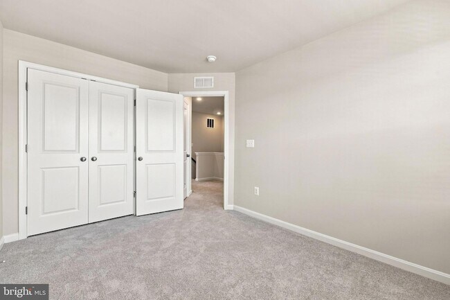 Building Photo - 432 Seeback Dr