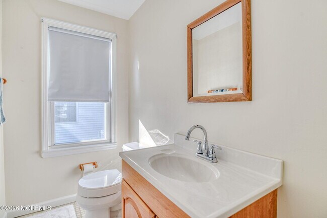 Building Photo - 26 Heck Ave