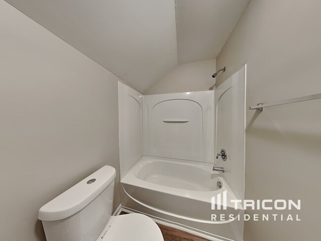 Building Photo - 557 McCarthy Dr