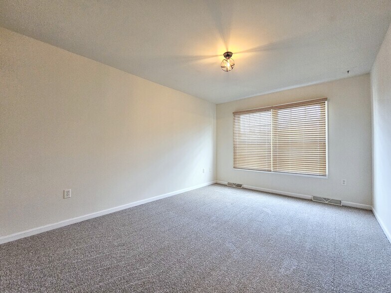 Building Photo - 157 Marble Ave