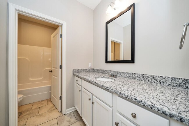 Building Photo - Newly Renovated Home in Brookwood!