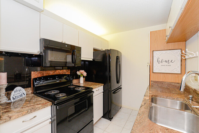 Building Photo - 2504 SE Anchorage Cove