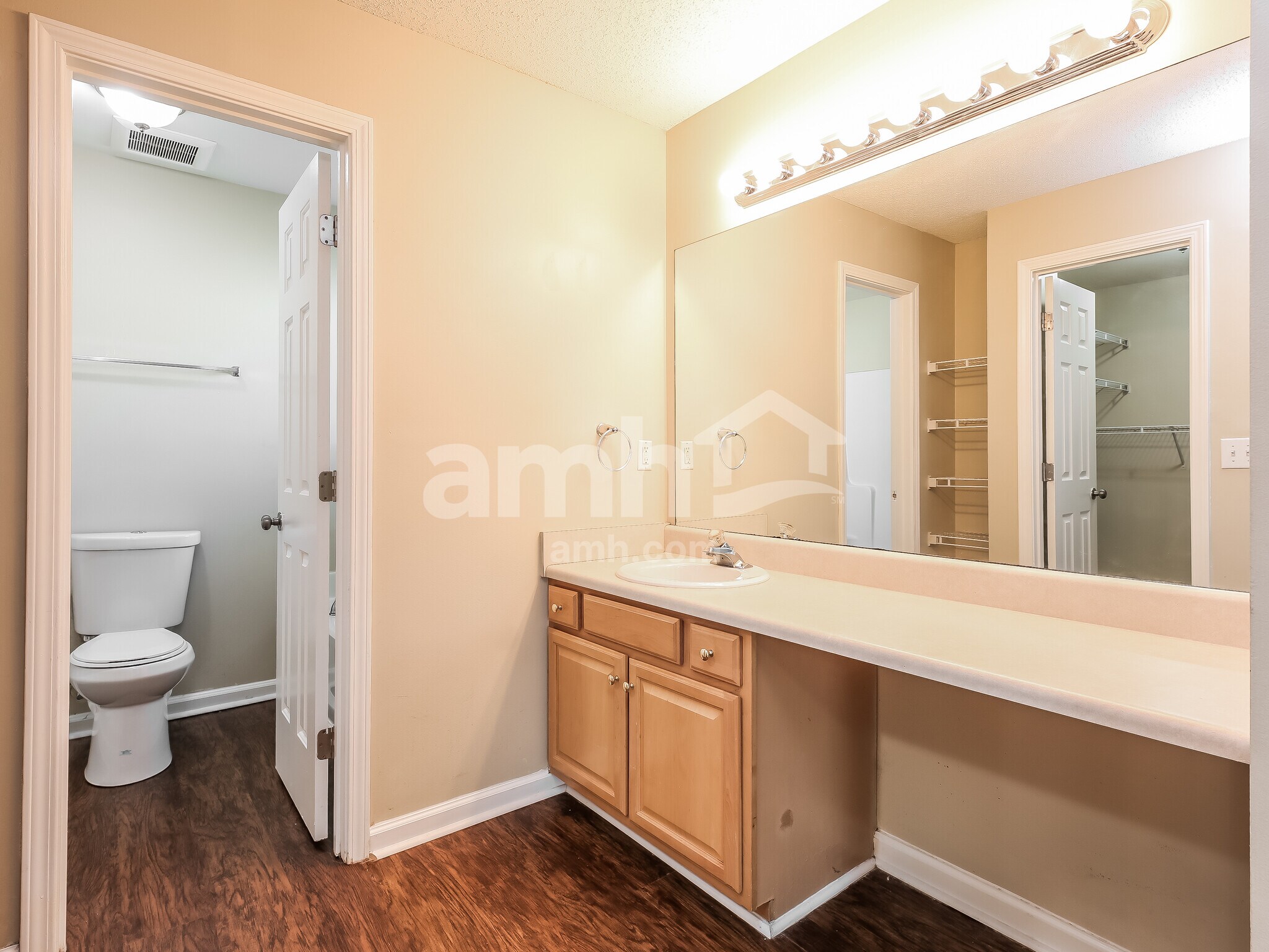 Building Photo - 100 Kingfisher Dr