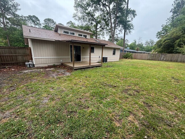 Building Photo - Newly renovated, WOW this will rent quick!