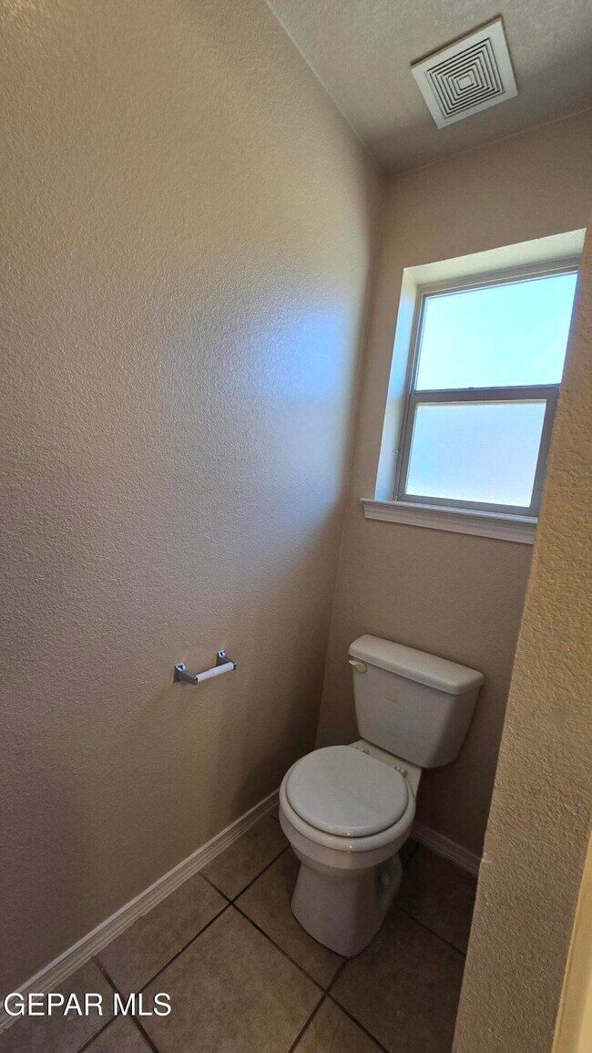 Building Photo - 14229 Otter Point Ct