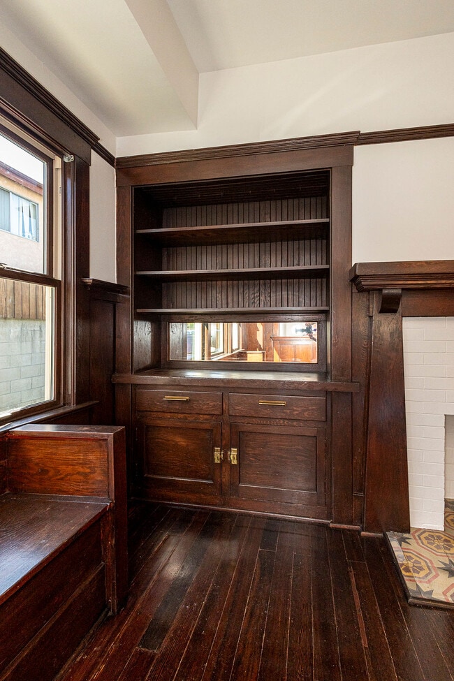 Building Photo - 1616 Bridge St