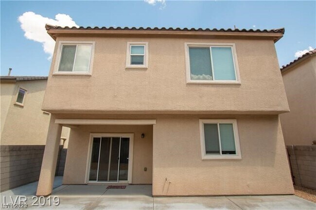 Building Photo - 6037 S Moonlight Beach