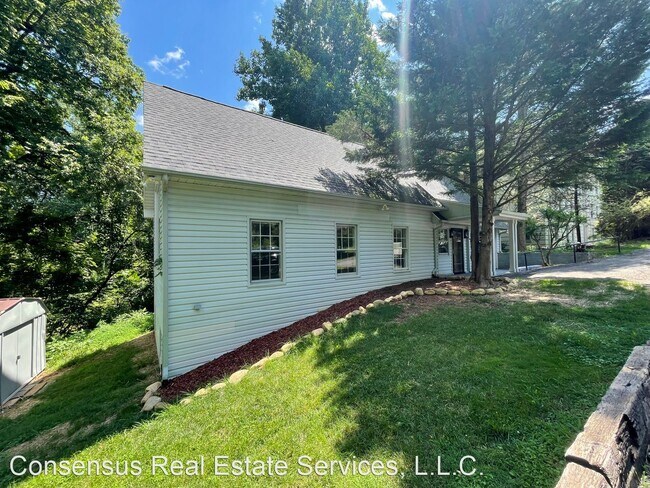 Building Photo - 1 br, 2 bath House - 2936 Rivermont Avenue #3