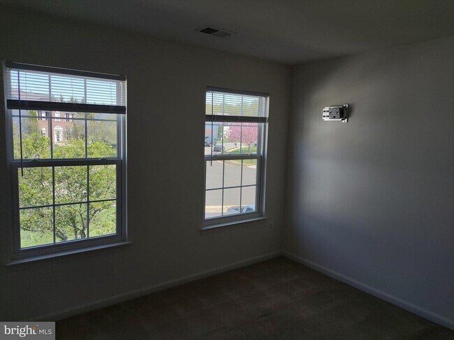 Building Photo - 15200 Chula Pl