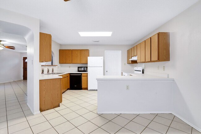 Building Photo - Stunning 3 Bedroom - 2.5 Bath Home for Rent!