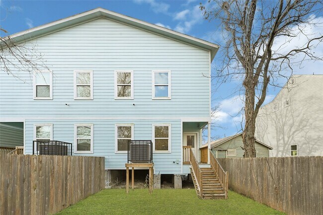 Building Photo - 1405 E 33rd St