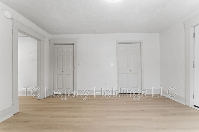 Building Photo - 16 Flint St