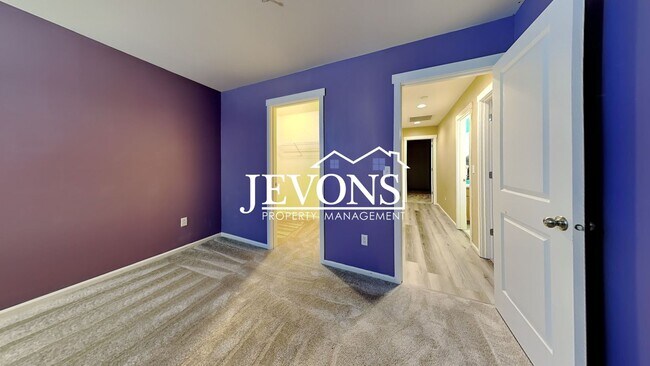 Building Photo - Experience this beautiful SeaTac single-fa...