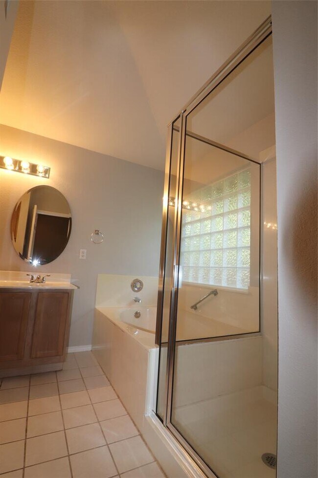 Building Photo - 2820 Single Trace Ct