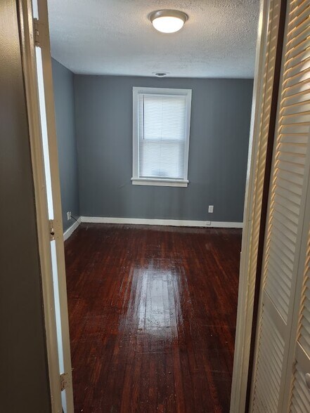 Building Photo - 4318 Nevada Ave