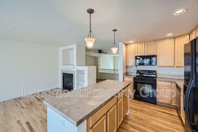 Building Photo - 679 Snowberry St