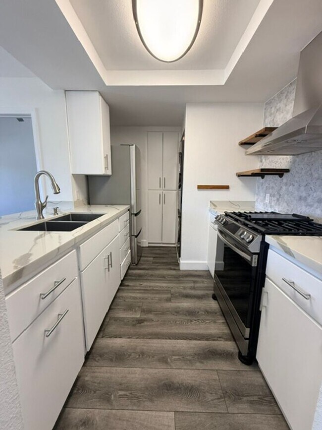 Building Photo - Fully updated condo in Spring Valley/ Rancho San Diego
