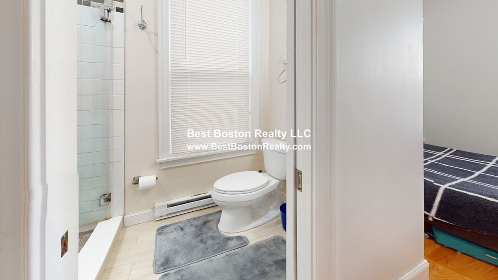 Building Photo - 313 Hurley St