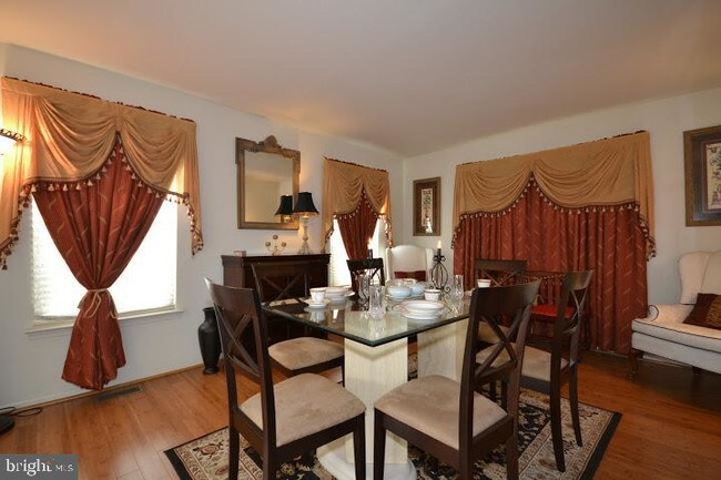 Building Photo - 115 Farrington Ct