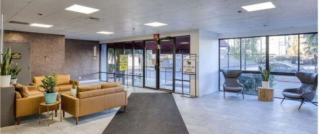Building Photo - 3930 S University Center Dr