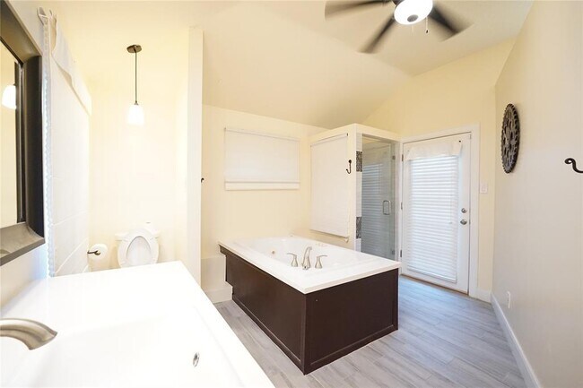 Building Photo - 12719 Ashford Brook Dr