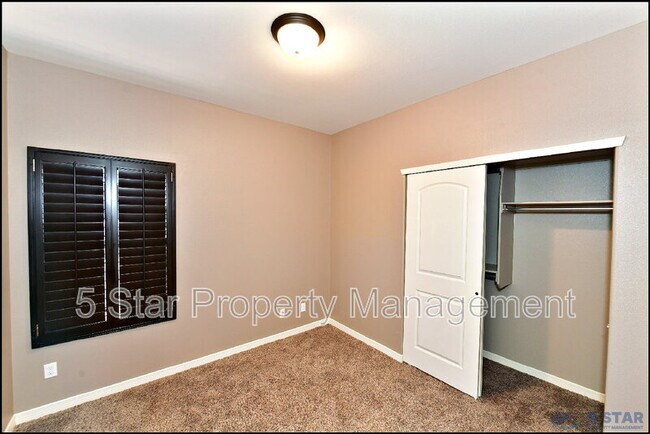 Building Photo - 3741 Loma Adriana