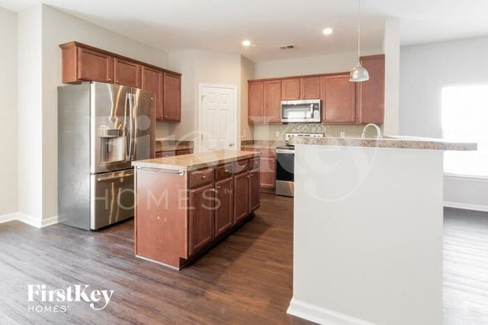 Building Photo - 2815 Pottinger Dr