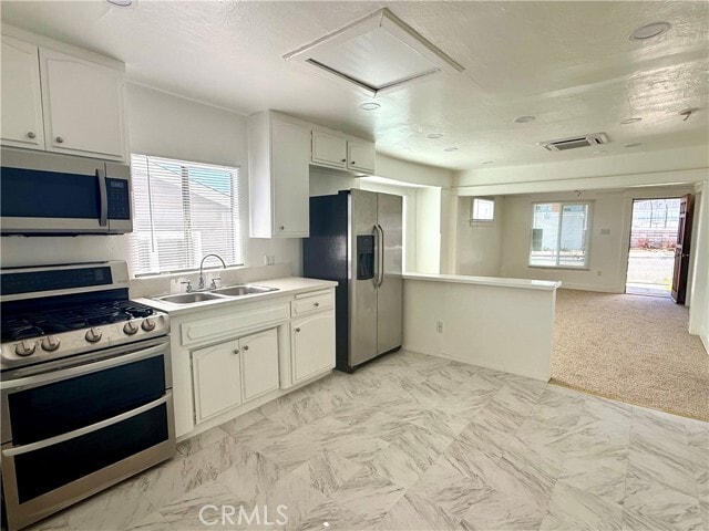 Building Photo - 460 S Mott St