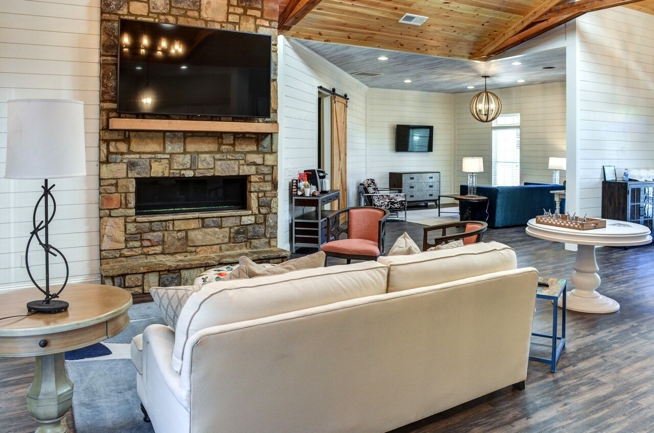 Building Photo - 87 Hidden Oak Dr